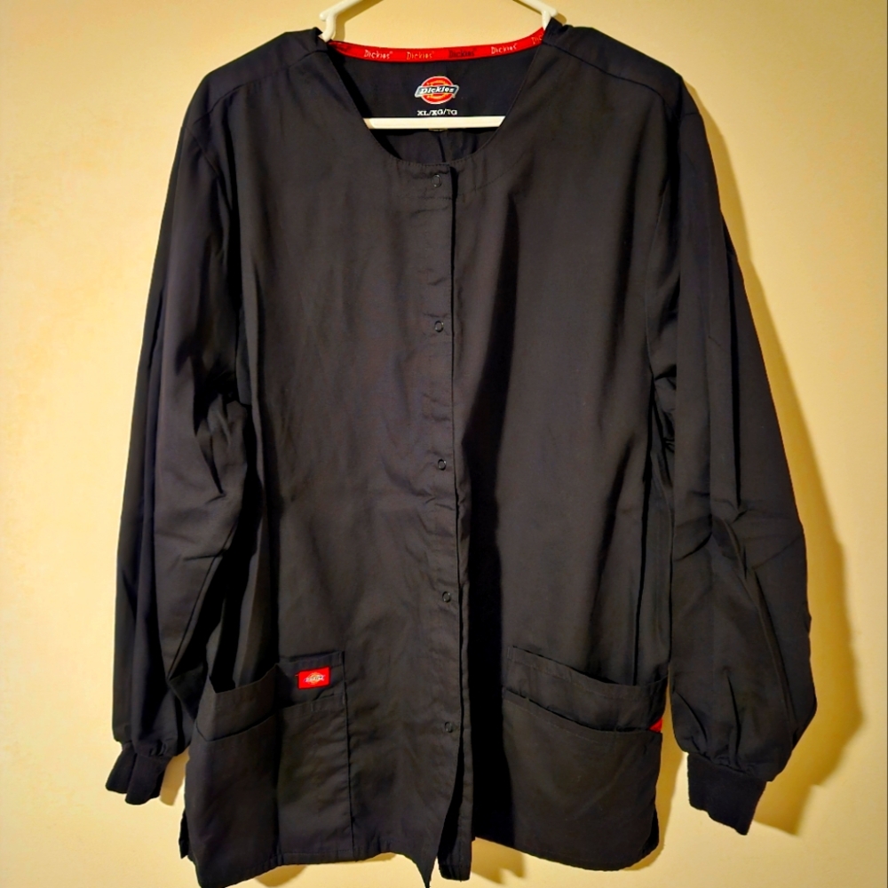 Dickies long-sleeved Scrub top/jacket NWOT